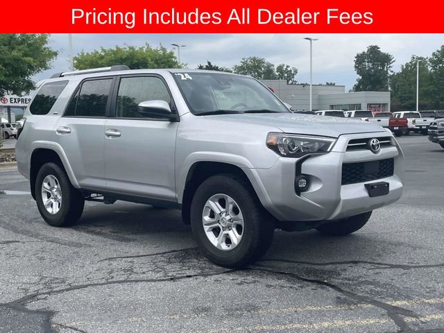 Used 2024 Toyota 4Runner SR5 AWD/4WD image 7