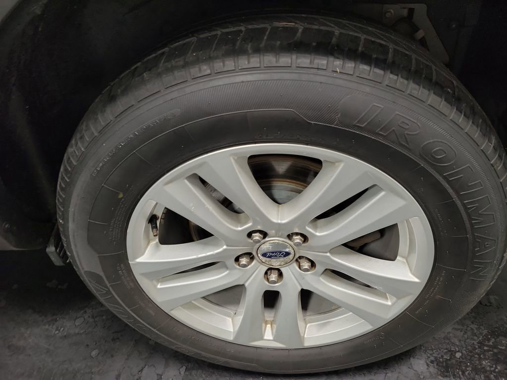 Used 2018 Ford Explorer XLT image 11