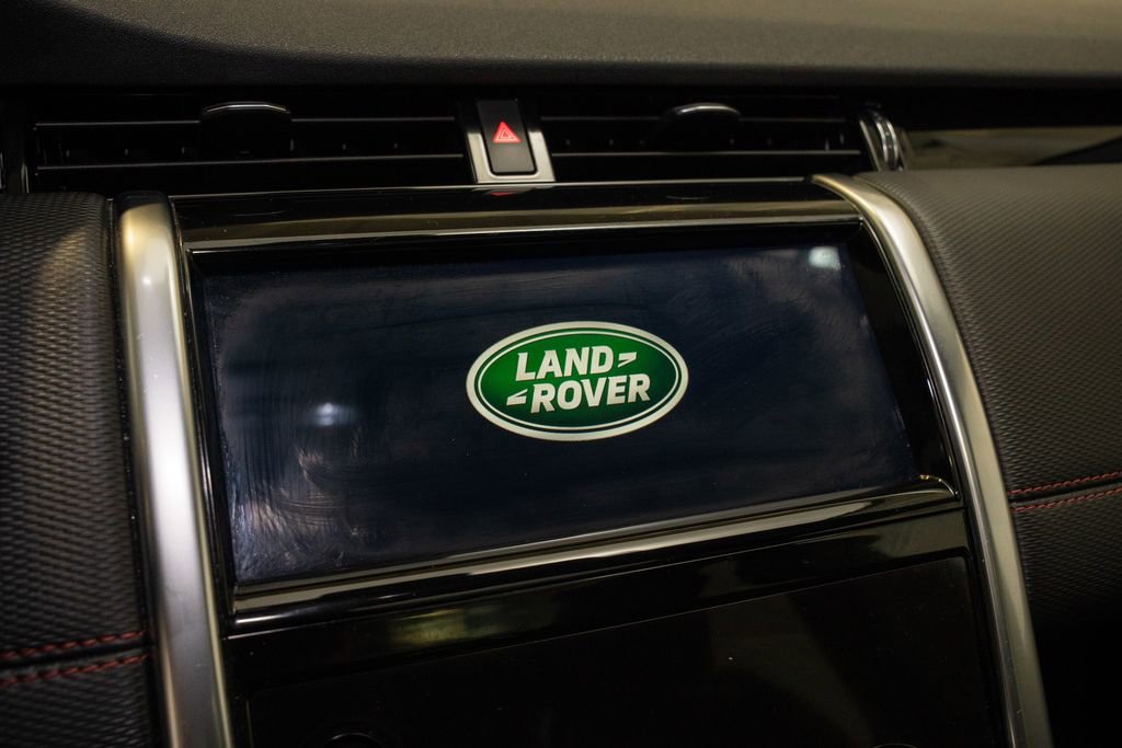 Used 2020 Land Rover Discovery Sport SE R-Dynamic image 14