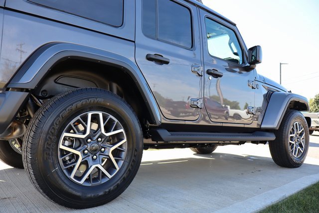 New 2025 Jeep Wrangler Sahara image 38