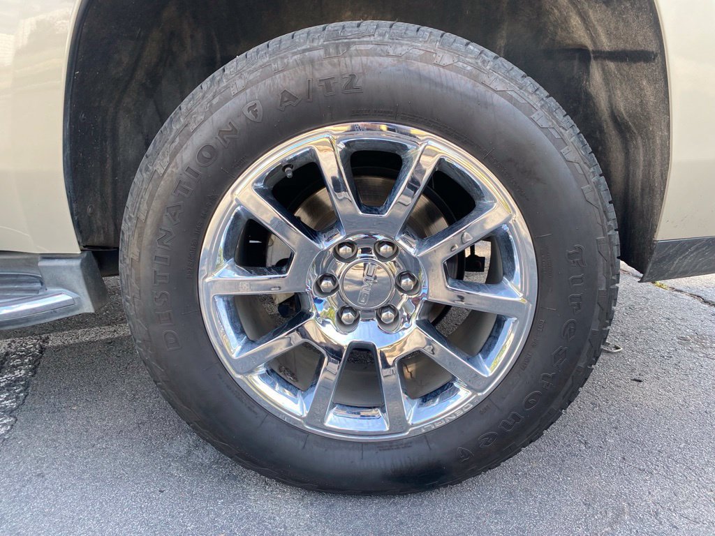 Used 2016 GMC Yukon Denali w/ Open Road Package AWD/4WD image 36