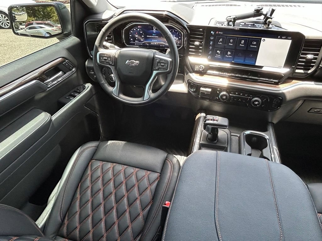 Used 2025 Chevrolet Silverado 1500 LT Trail Boss AWD/4WD image 9