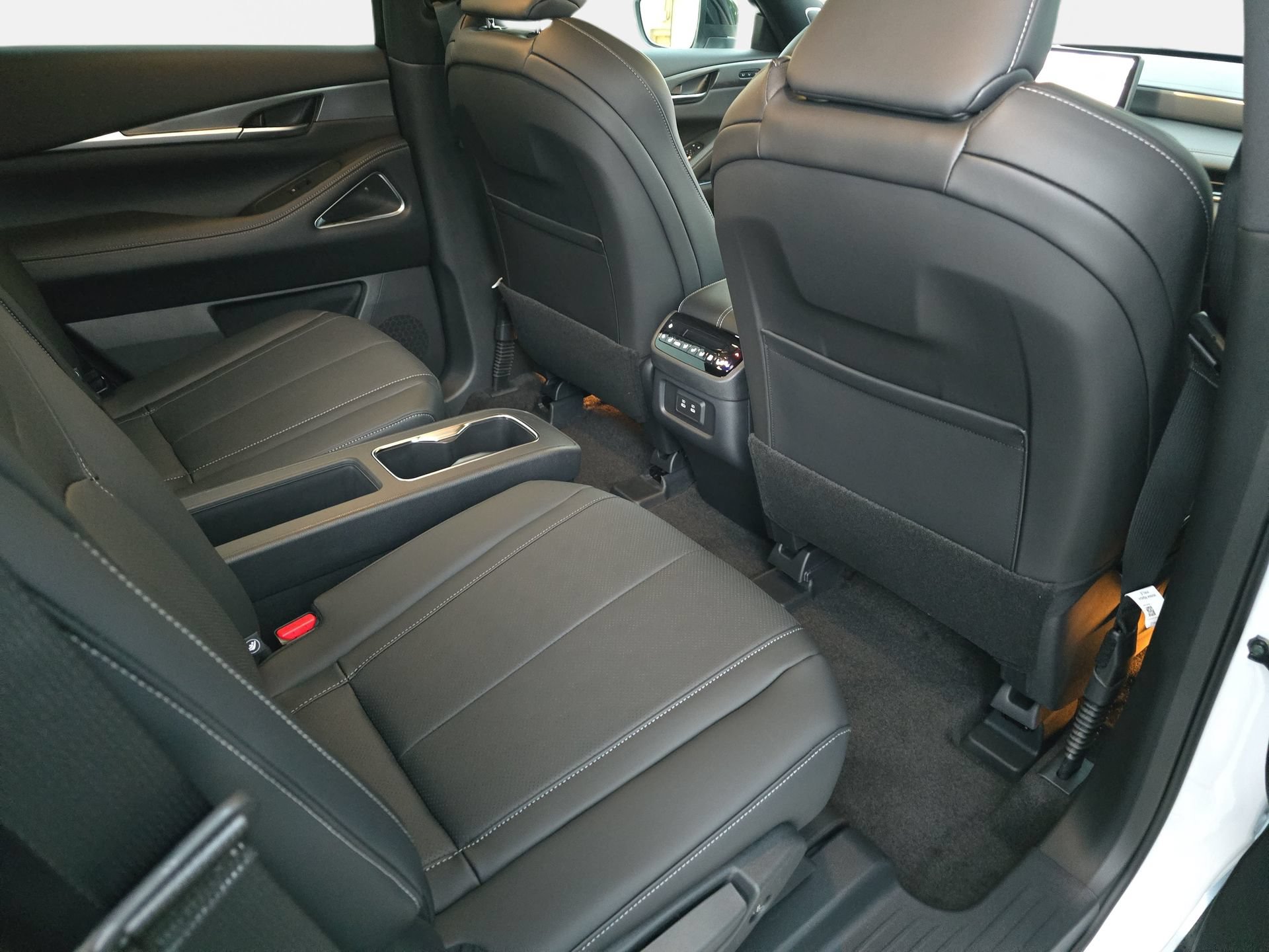New 2027 INFINITI QX60 Sport w/ Dark Cargo Package AWD/4WD image 11