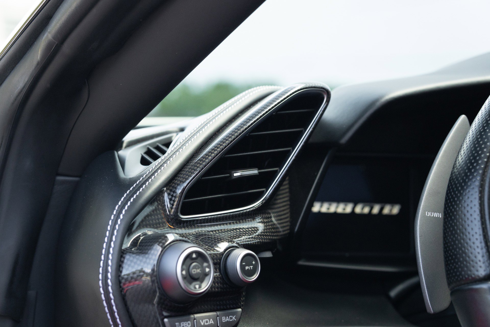 Used 2017 Ferrari 488 GTB RWD image 47
