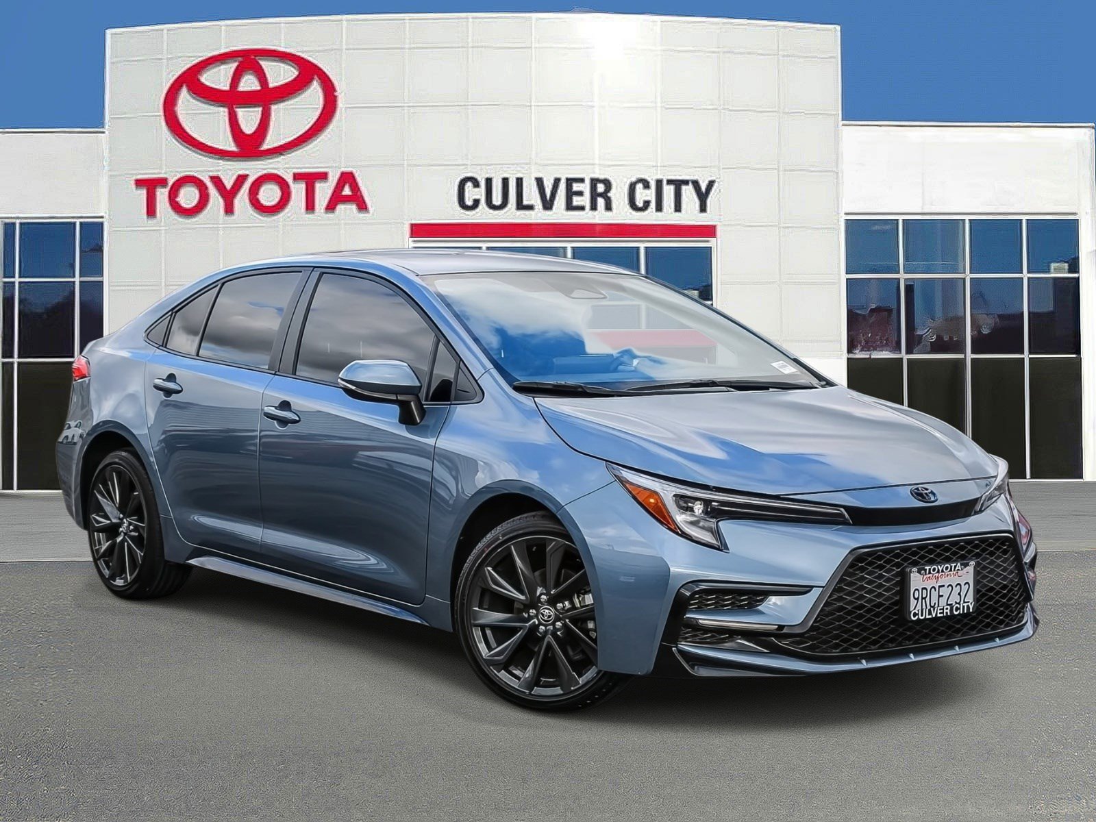 Used 2025 Toyota Corolla SE image 1
