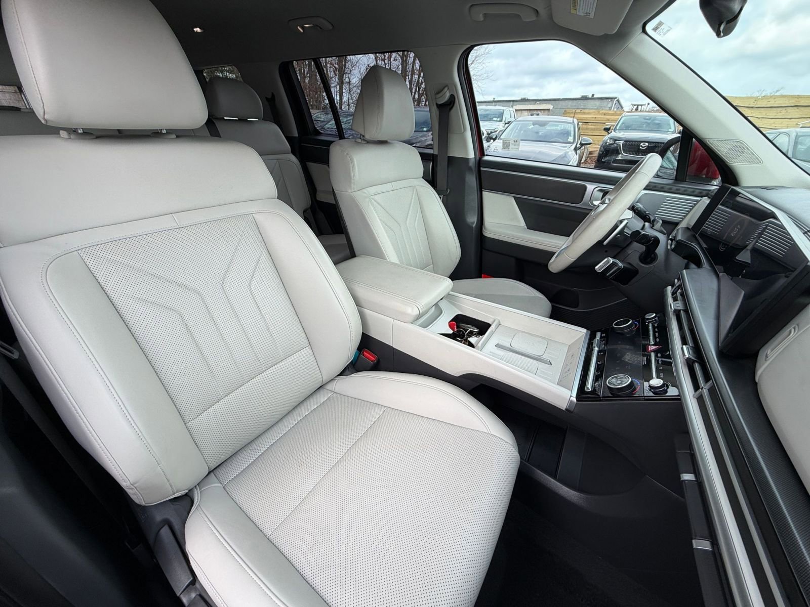 Used 2025 Hyundai Santa Fe SEL image 37