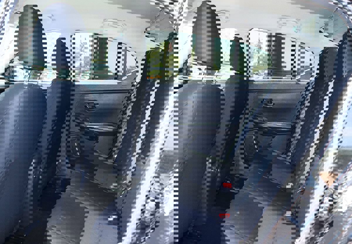 Used 2025 Nissan Sentra SV image 30