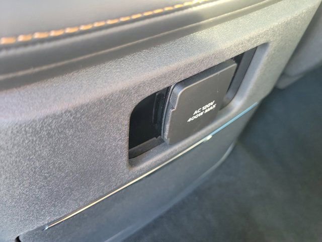 Certified 2025 Lincoln Navigator Black Label AWD/4WD image 18