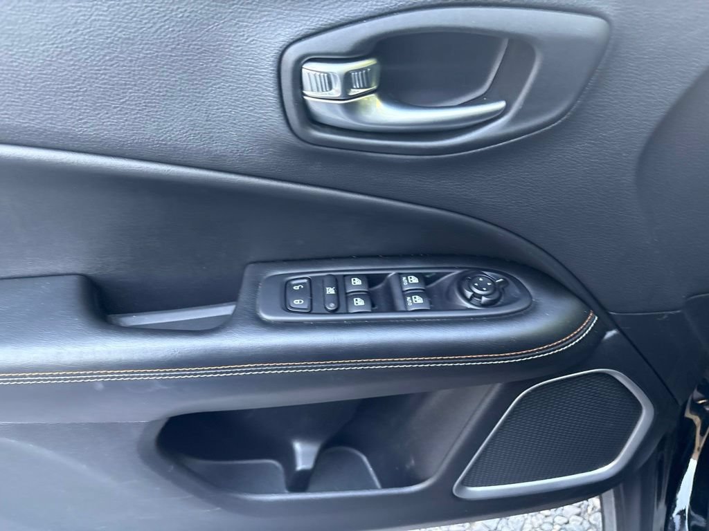 Used 2020 Jeep Compass Latitude AWD/4WD image 10