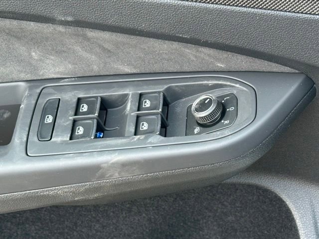 New 2026 Volkswagen GTI SE FWD image 21