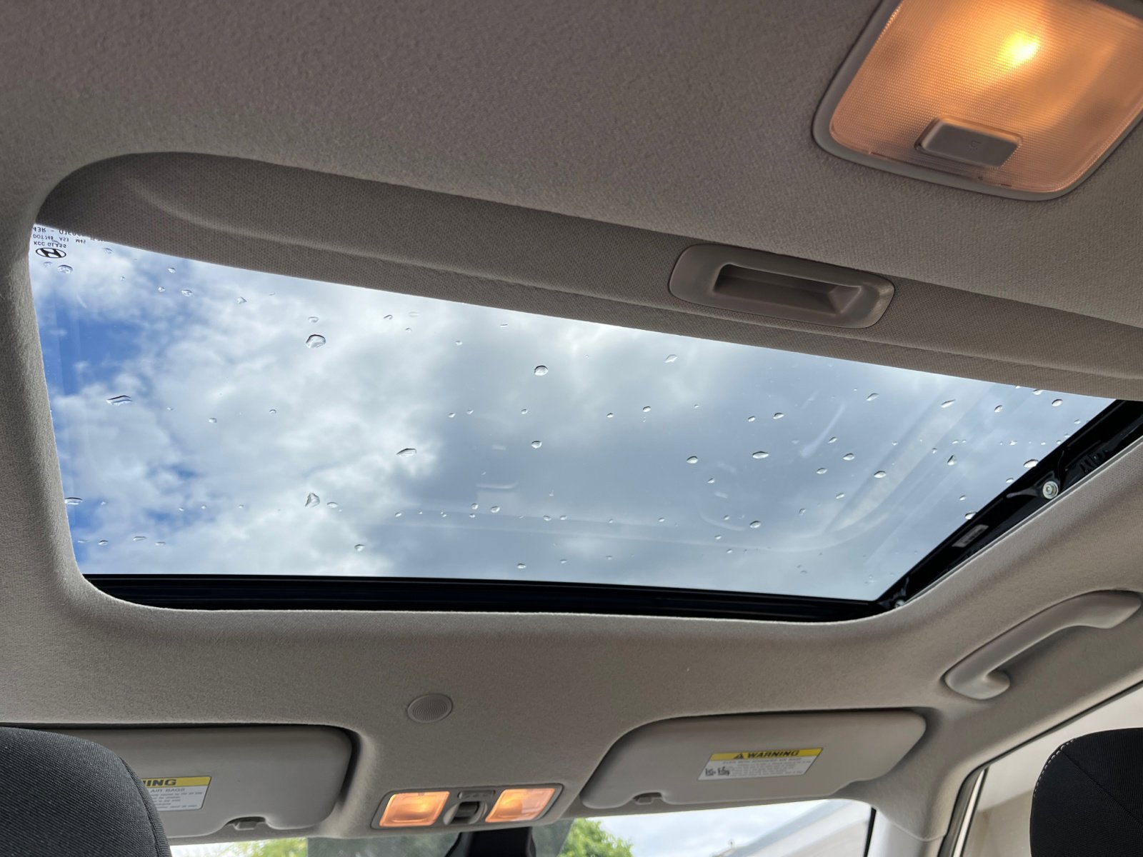 Used 2024 Hyundai Venue SEL image 16