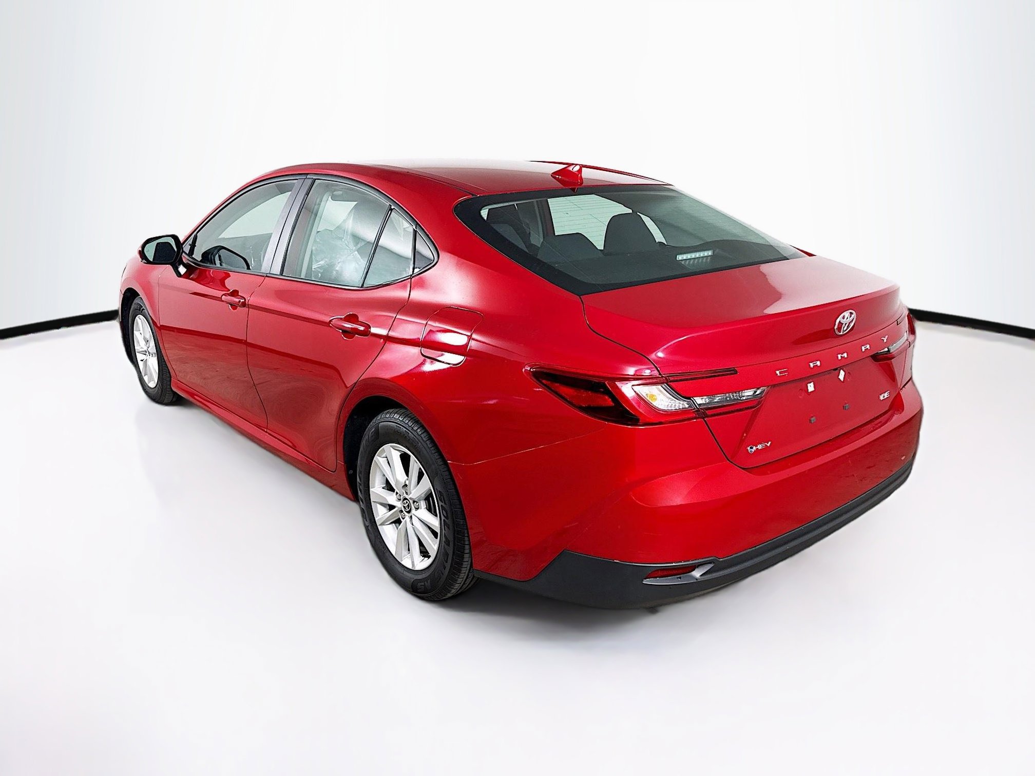 Used 2025 Toyota Camry LE FWD image 29