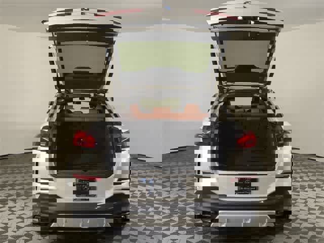 Used 2023 BMW X6 M50i w/ Executive Package image 90