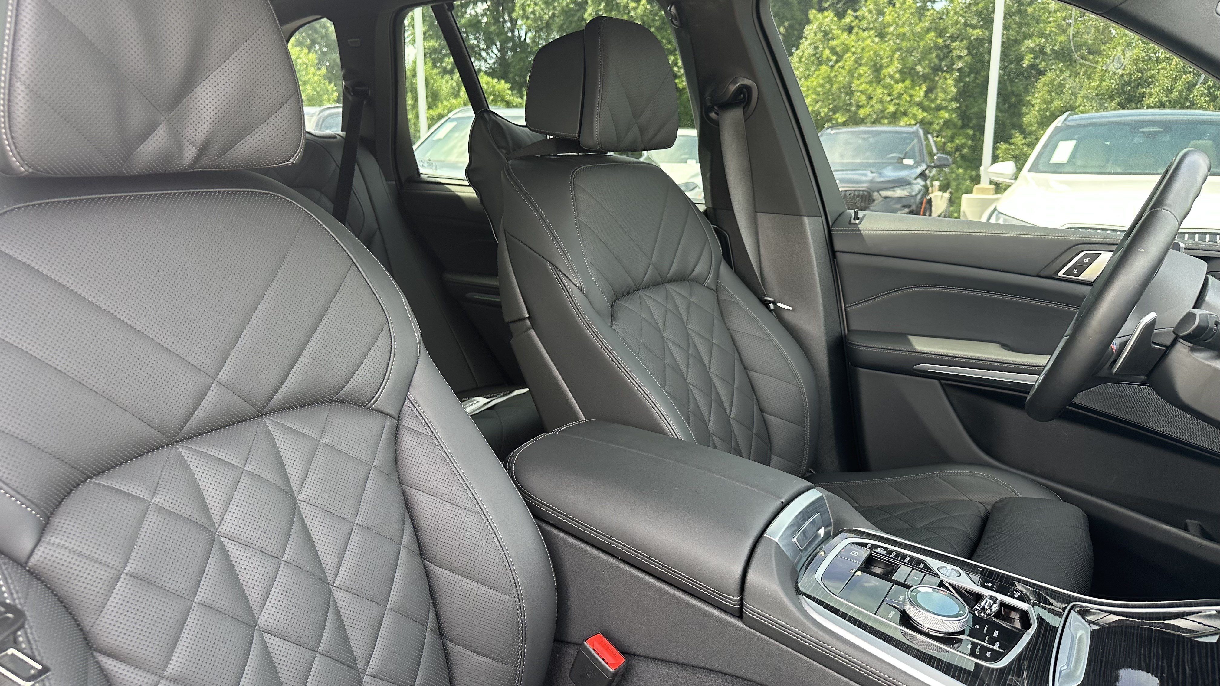 Certified 2025 BMW X5 M60i AWD/4WD image 33