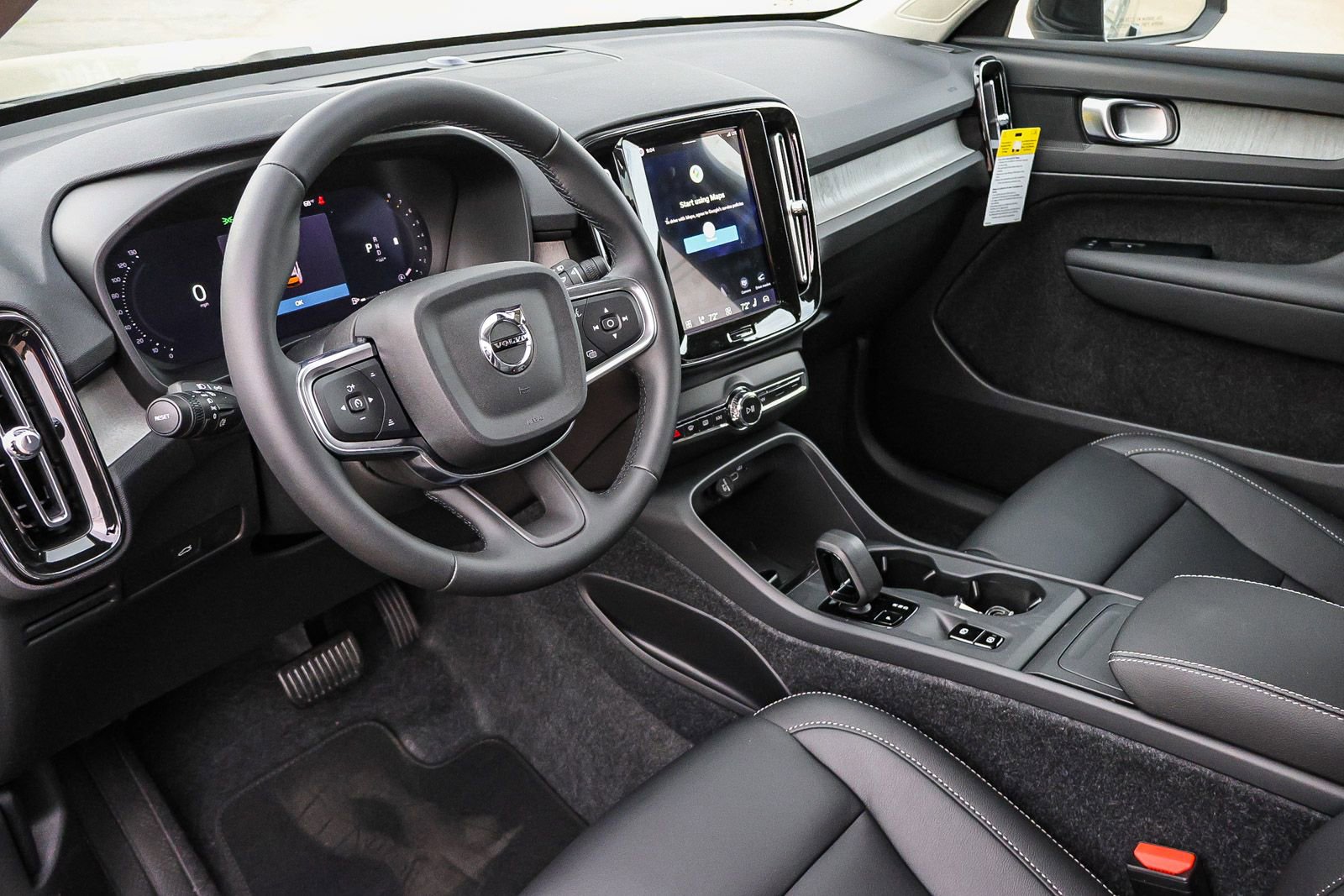 New 2026 Volvo XC40 B5 Core w/ Climate Package image 28