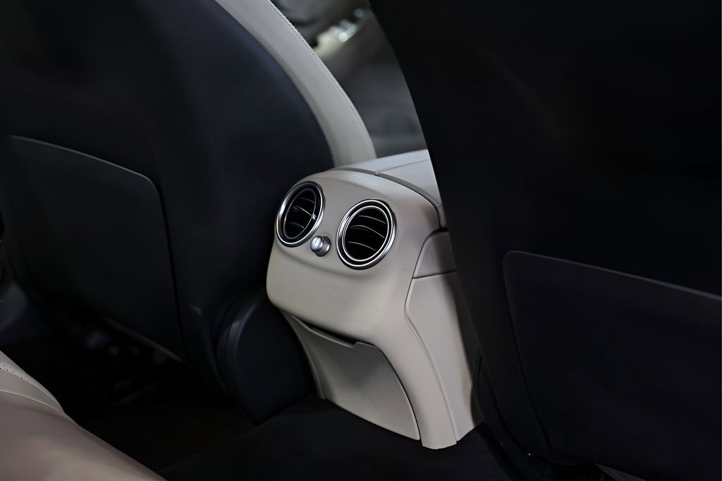 Used 2020 Mercedes-Benz C 300 4MATIC Sedan image 61