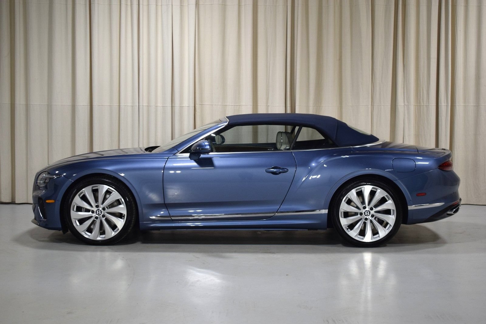 New 2026 Bentley Continental GTC AWD/4WD image 16