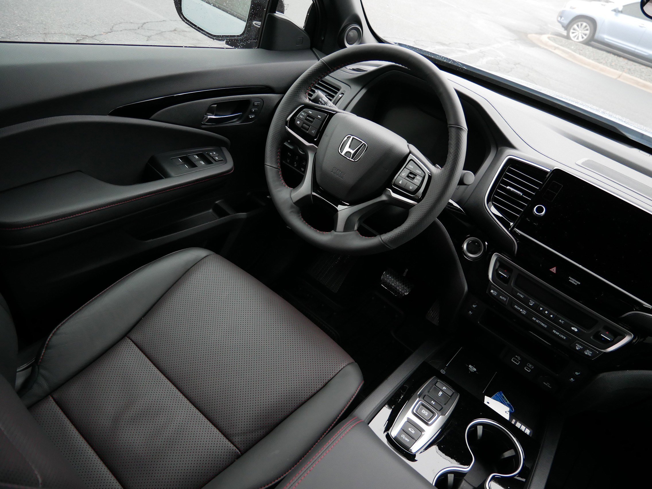 Certified 2025 Honda Ridgeline Black Edition image 9