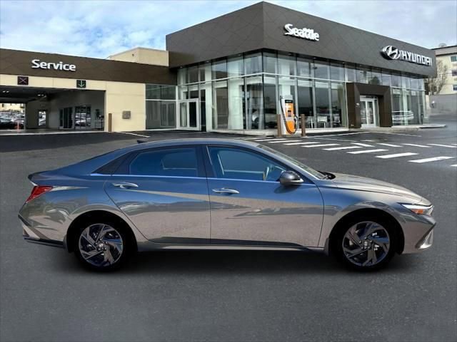 New 2026 Hyundai Elantra SEL Sport Premium FWD image 9
