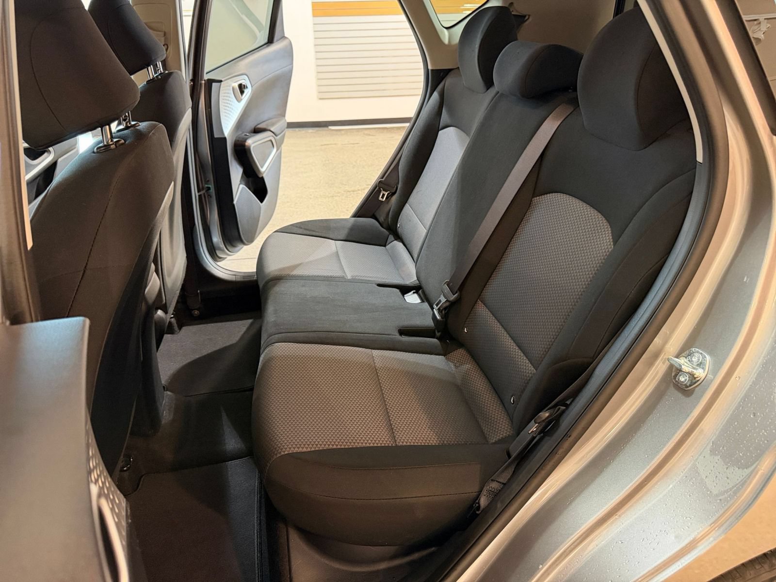 Used 2025 Kia Soul LX w/ LX Technology Package FWD image 37