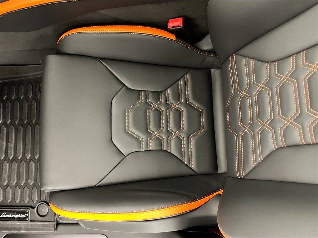 Used 2025 Lamborghini Urus SE image 20