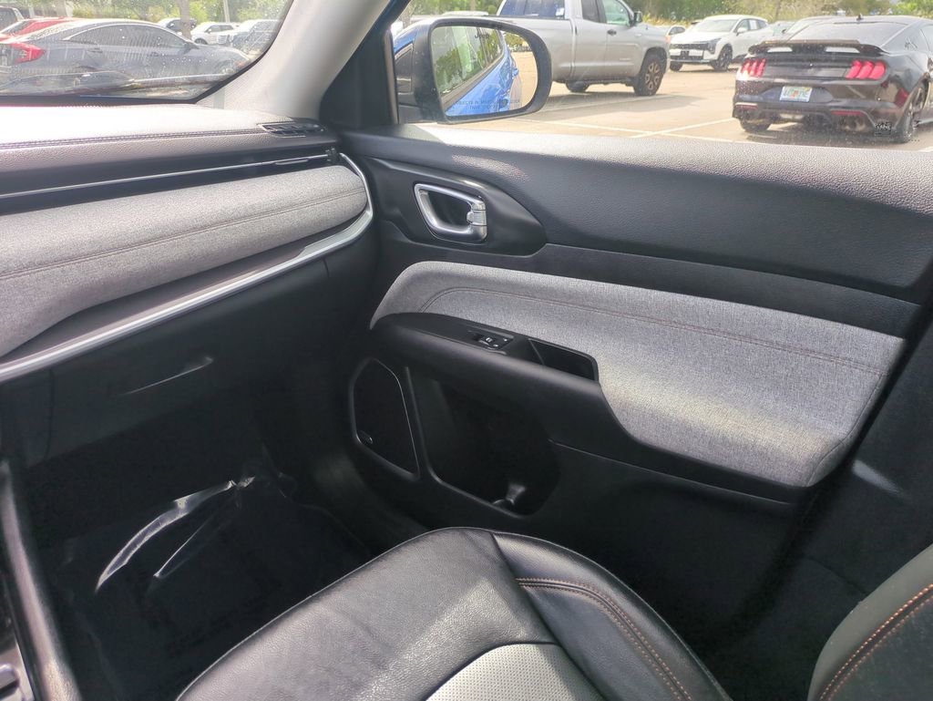 Used 2022 Jeep Compass Latitude w/ Sun and Sound Group image 18