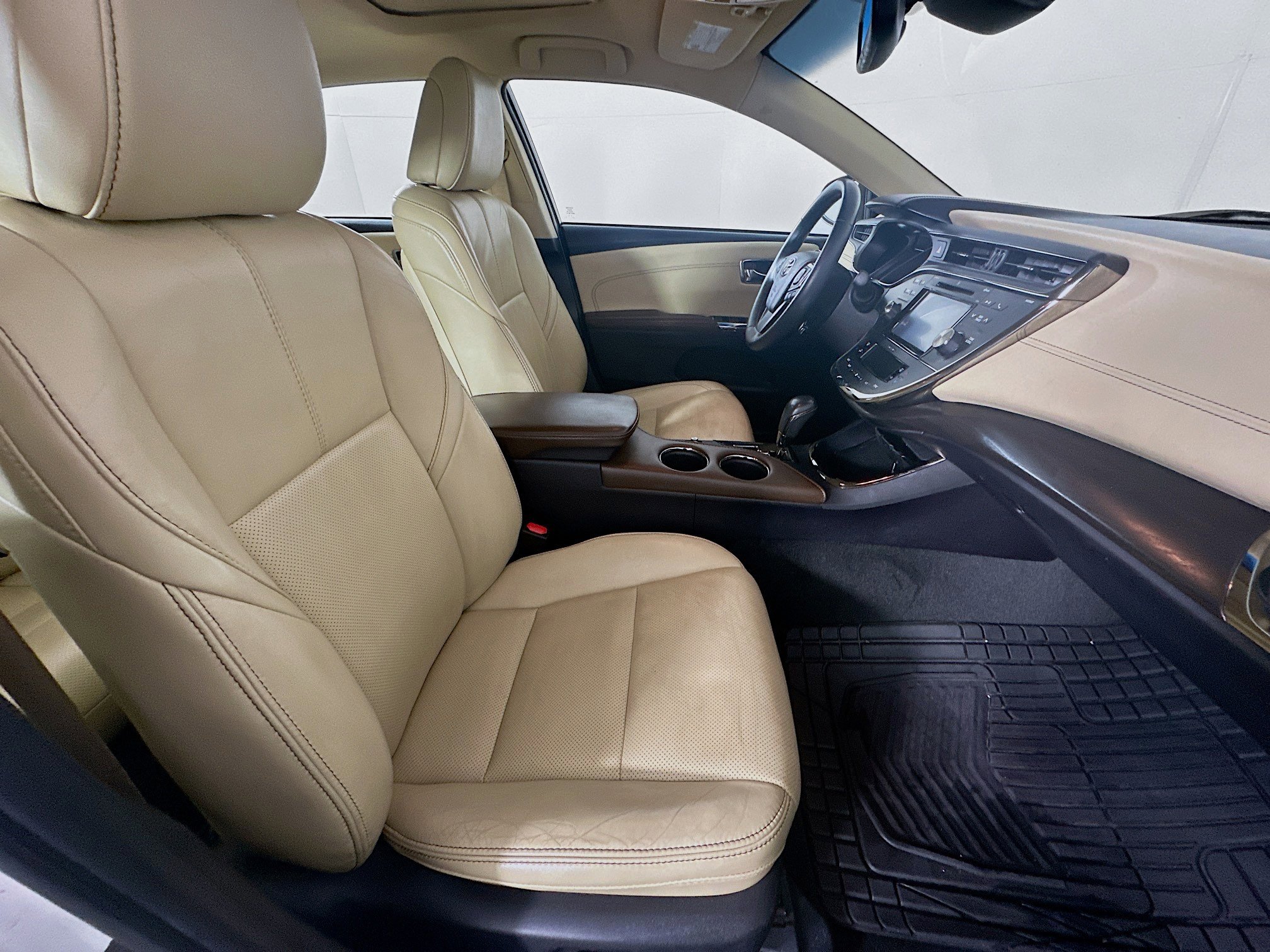 Used 2016 Toyota Avalon Limited w/ Toyota Safety Sense Package FWD image 30