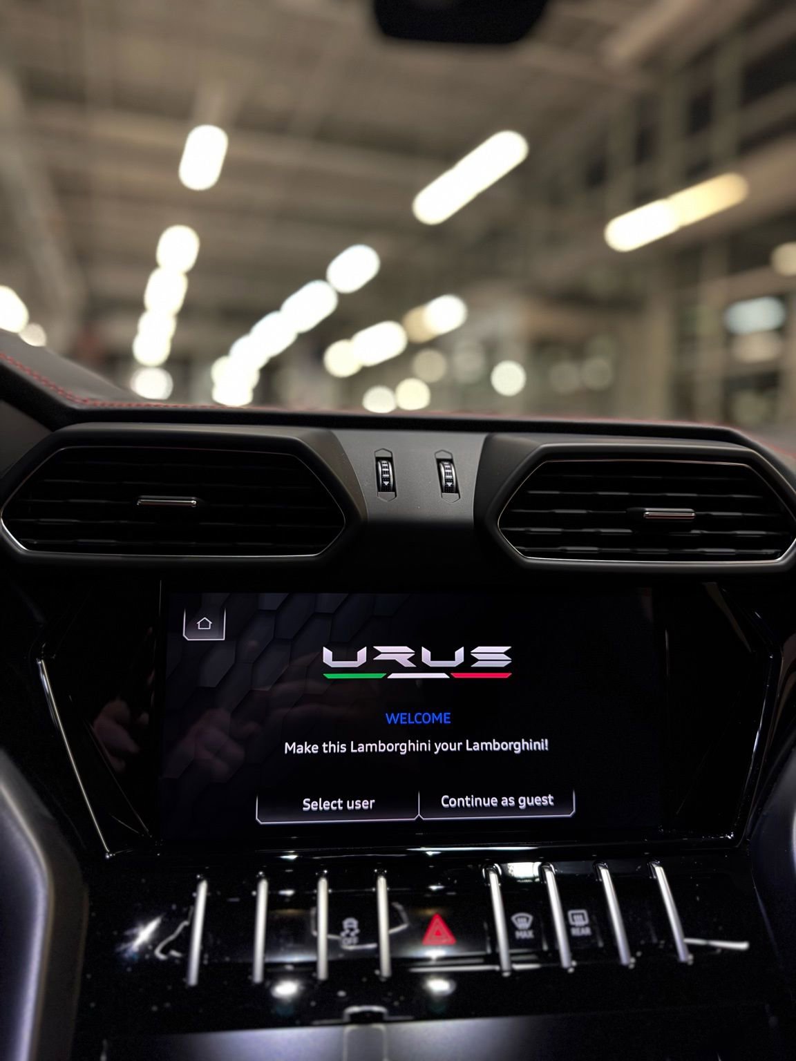 Used 2022 Lamborghini Urus image 30