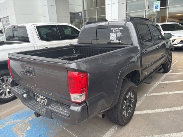Used 2017 Toyota Tacoma TRD Sport w/ Tow Package (A/T) AWD/4WD image 3