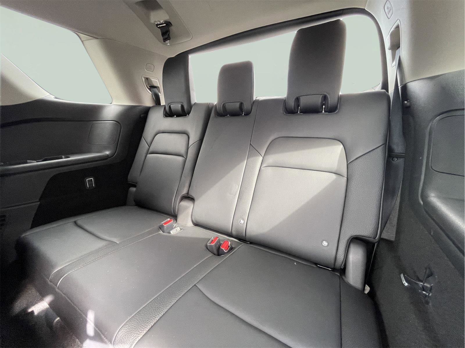 Used 2022 Nissan Pathfinder SL AWD/4WD image 17