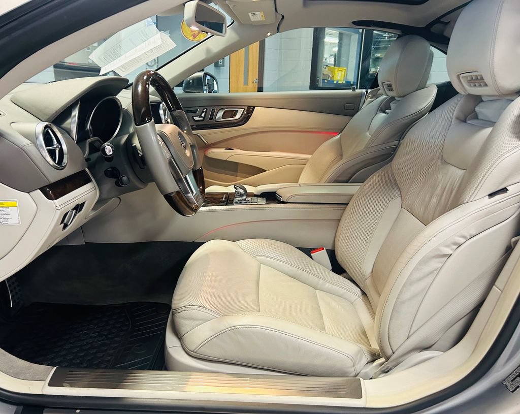 Used 2013 Mercedes-Benz SL 550 image 14