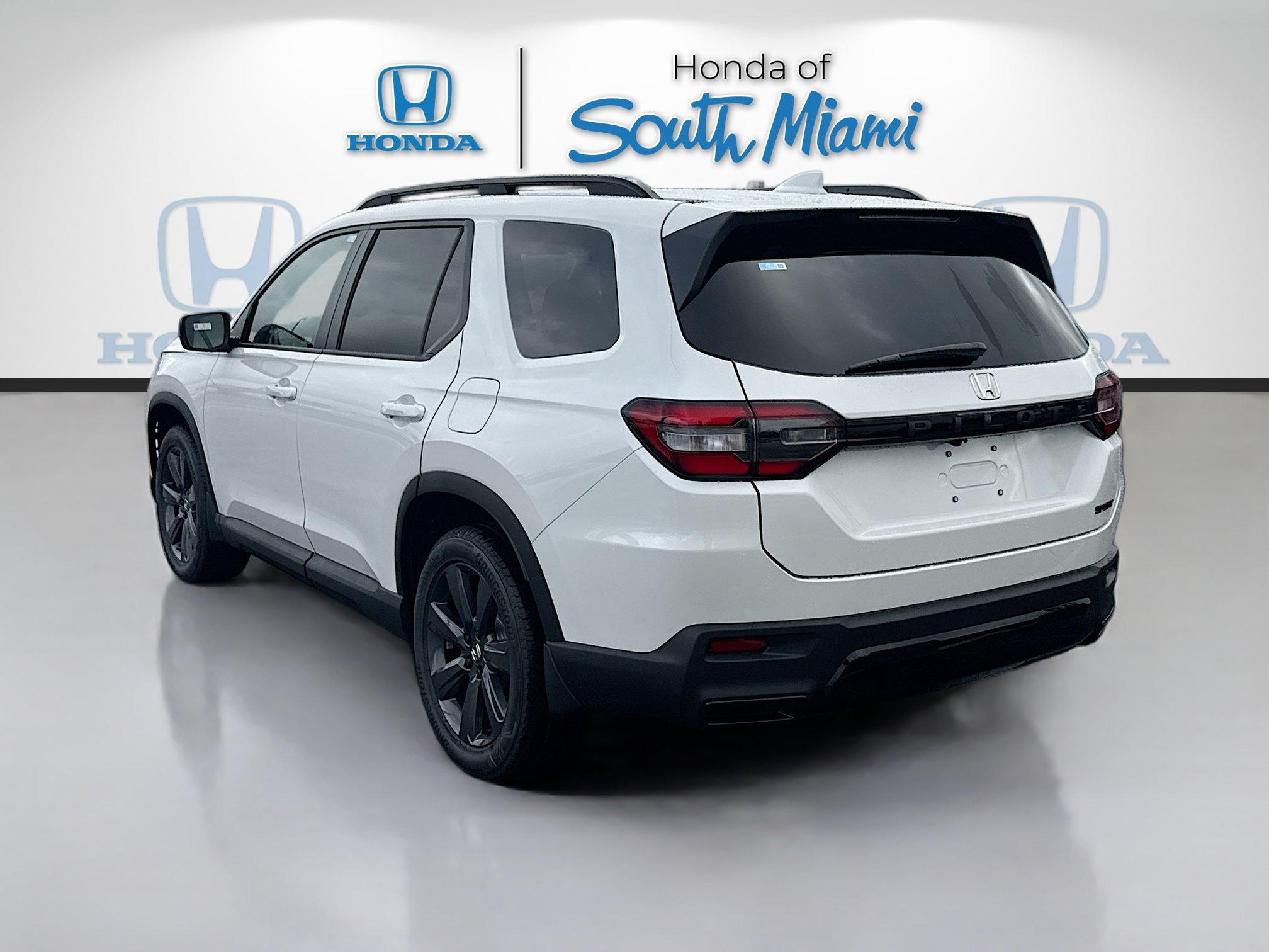 New 2026 Honda Pilot Sport image 5