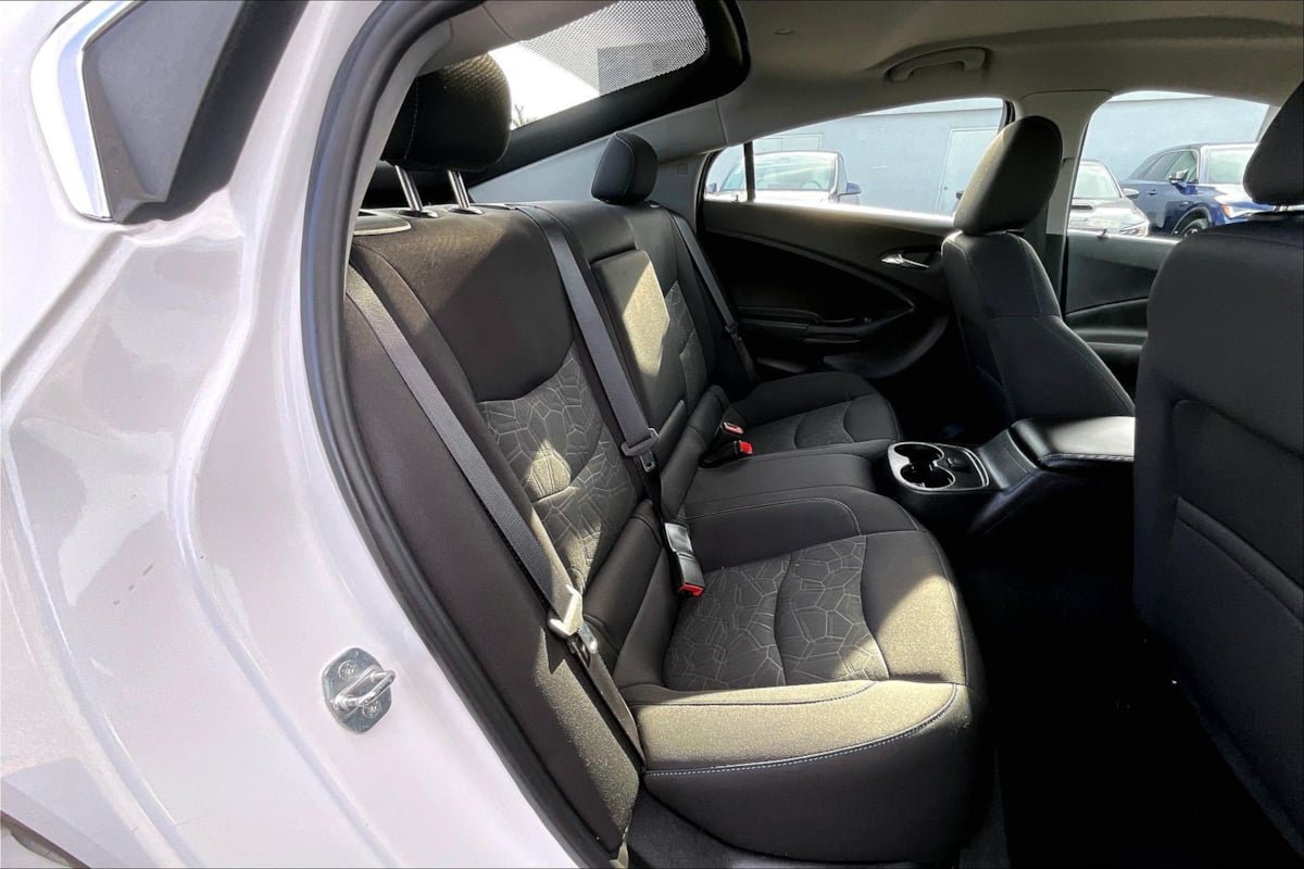 Used 2018 Chevrolet Volt LT FWD image 25