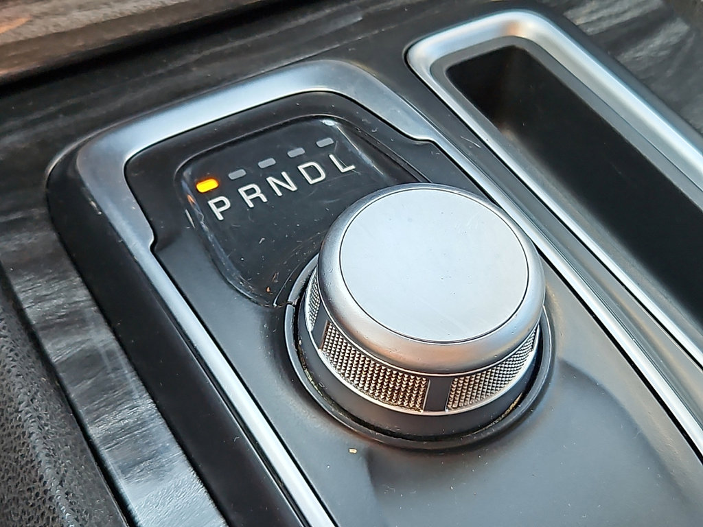 Used 2018 Chrysler 300 Touring image 29