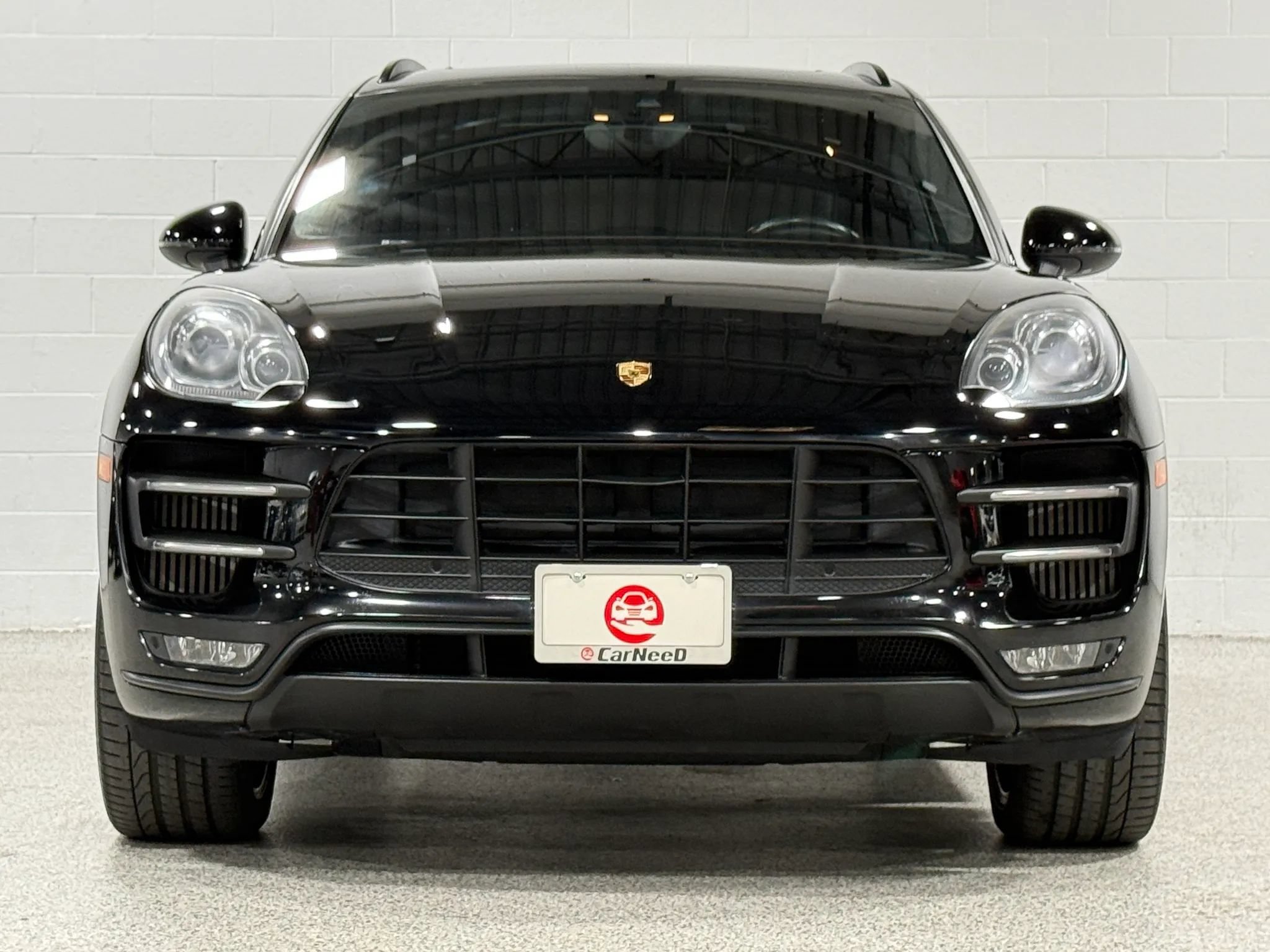 Used 2016 Porsche Macan Turbo AWD/4WD image 3