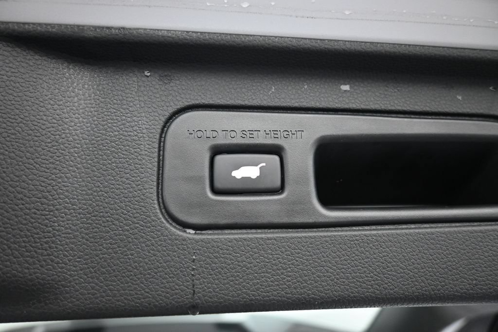 Certified 2024 Honda Pilot Touring image 24