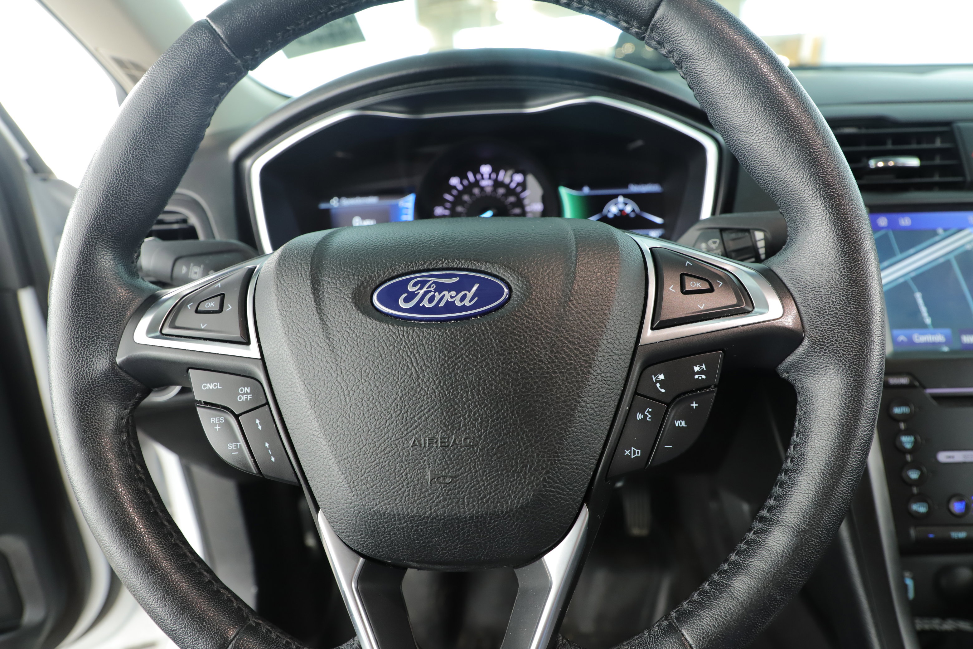 Used 2019 Ford Fusion Titanium image 13