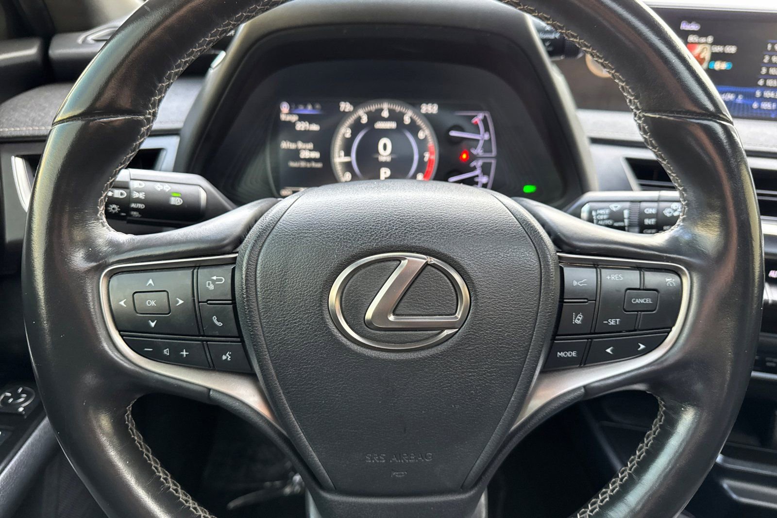 Used 2019 Lexus UX 200 image 22