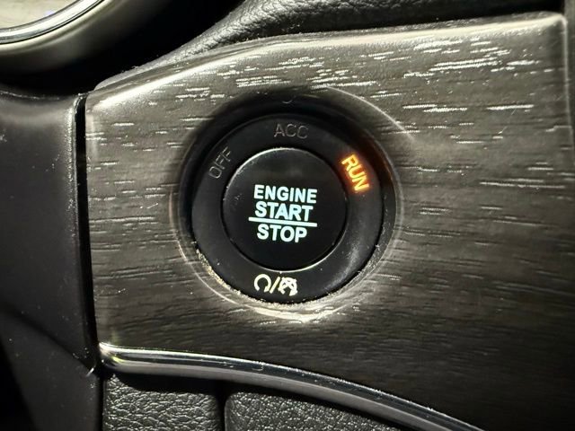 Used 2018 Jeep Grand Cherokee Limited image 45