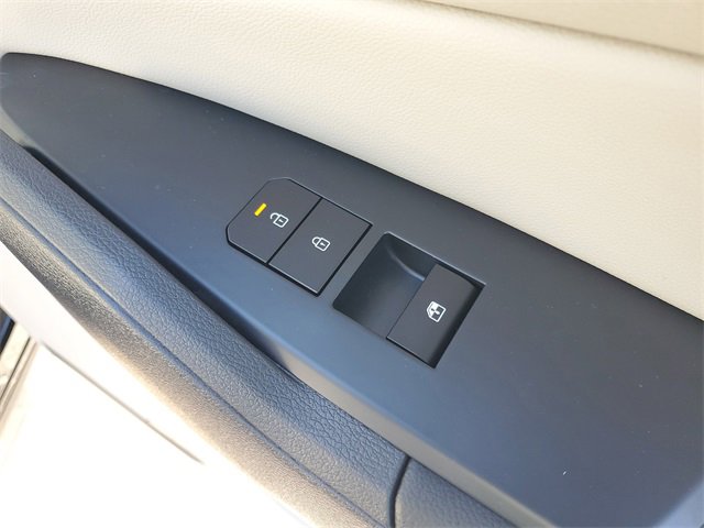 New 2026 Kia Sportage EX w/ EX Panoramic Sunroof Package image 11