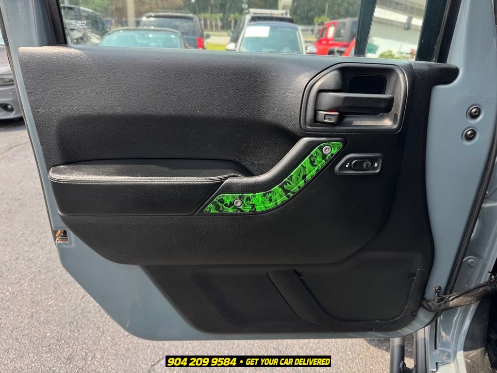 Used 2014 Jeep Wrangler Unlimited Rubicon AWD/4WD image 19
