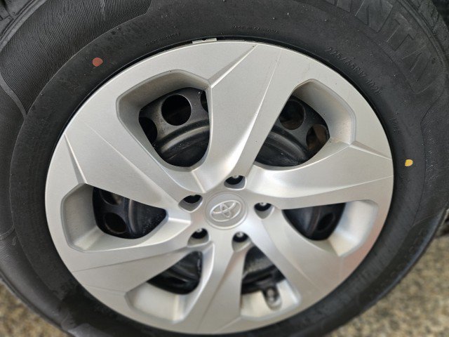 Used 2020 Toyota RAV4 LE w/ All Weather Liner Package AWD/4WD image 27