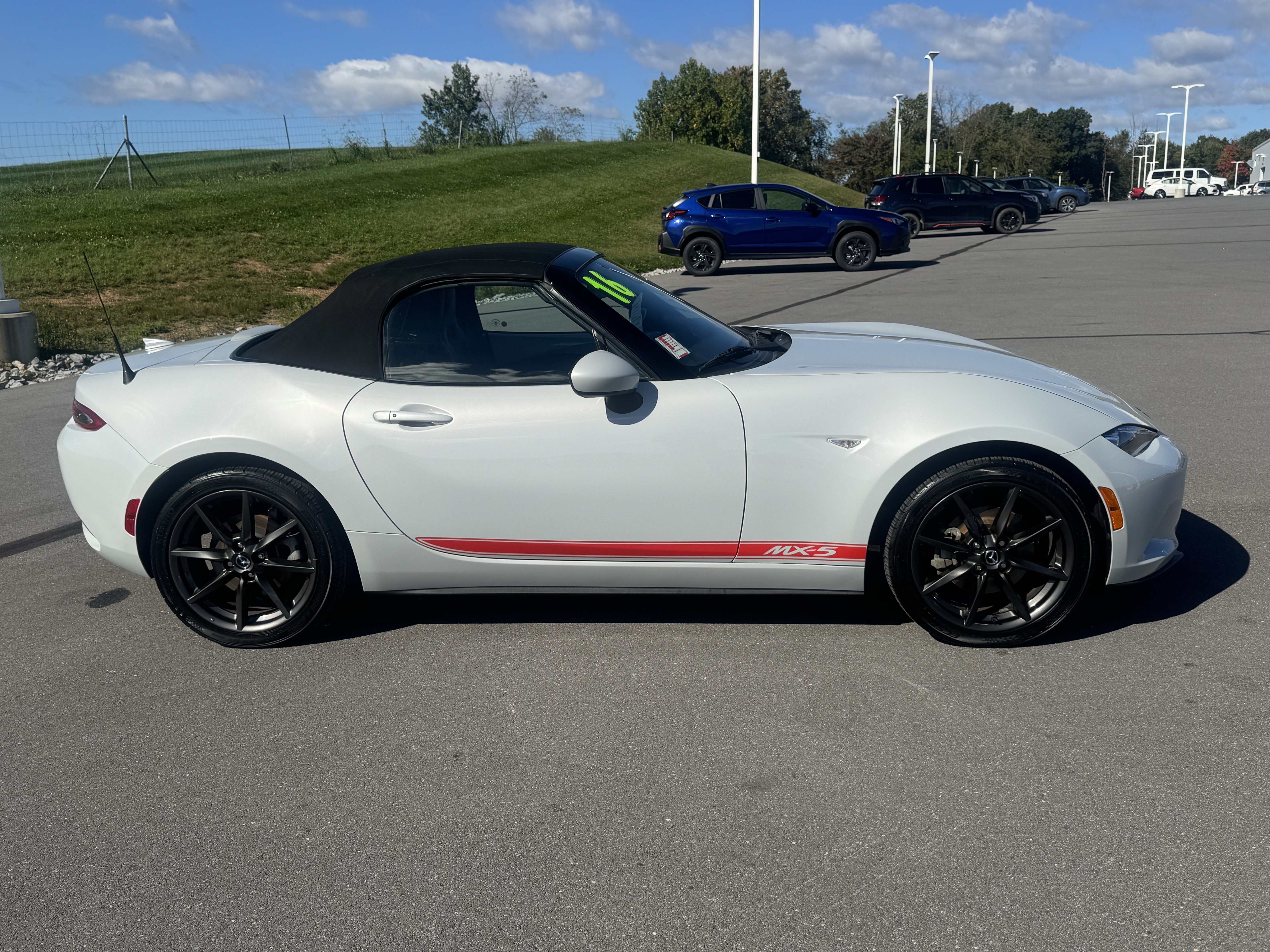 Used 2016 MAZDA MX-5 Miata Grand Touring RWD image 2