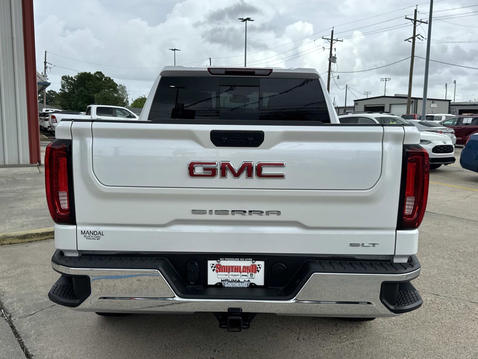 Used 2025 GMC Sierra 1500 SLT w/ SLT Premium Package image 6
