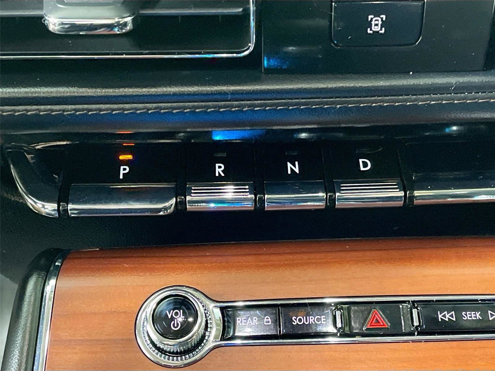 Used 2021 Lincoln Aviator Reserve w/ Equipment Group 201A image 17