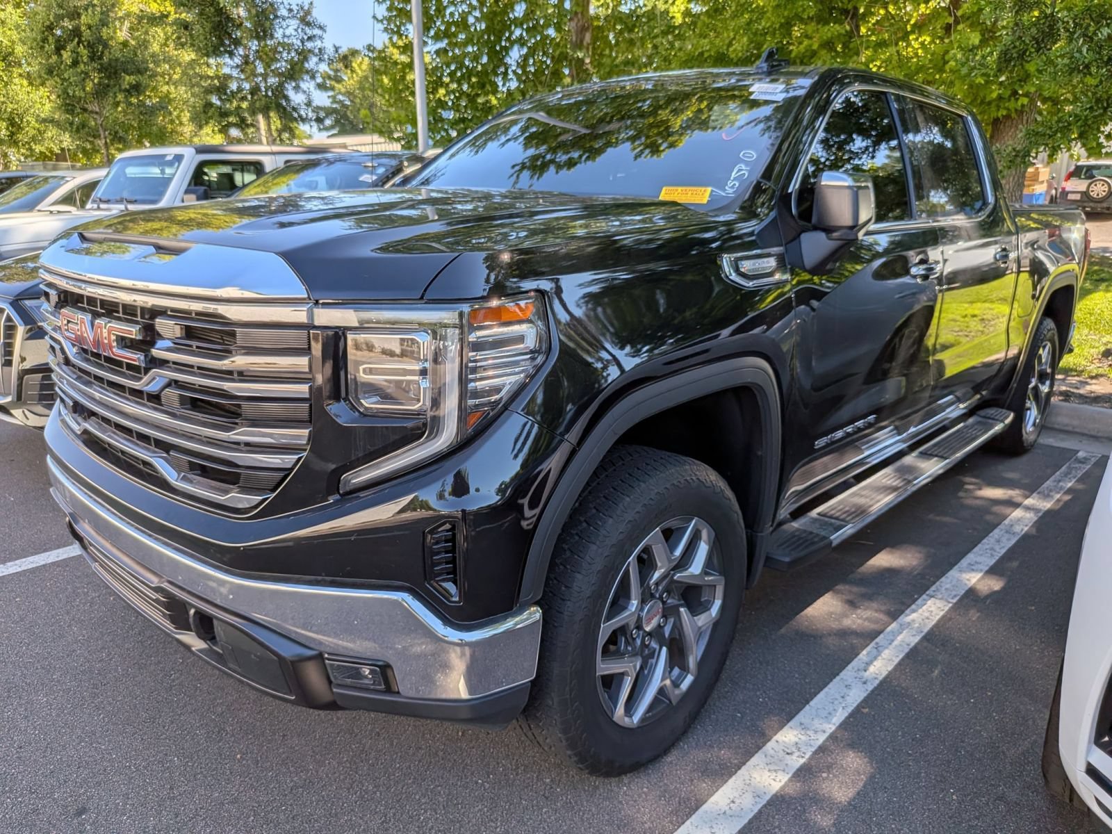 Used 2023 GMC Sierra 1500 SLT RWD image 5