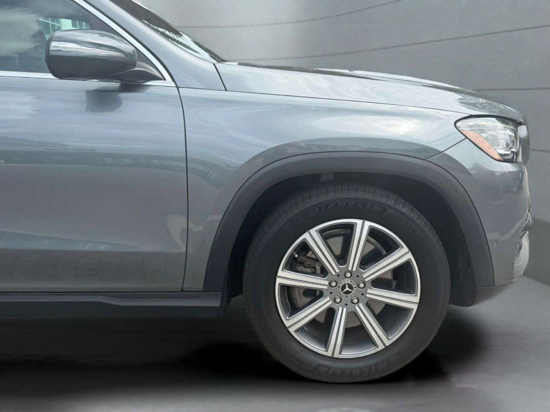 Used 2023 Mercedes-Benz GLS 450 4MATIC image 6