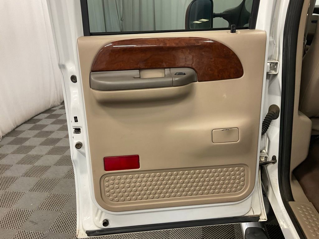 Used 2004 Ford F350 Lariat image 29