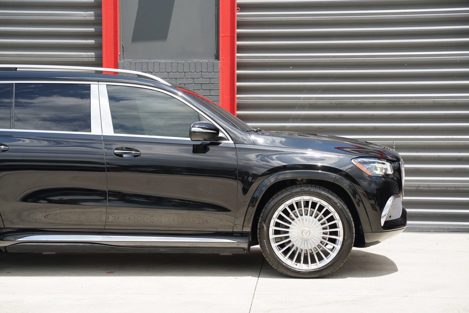 Used 2021 Mercedes-Benz Maybach GLS 600 4MATIC image 3