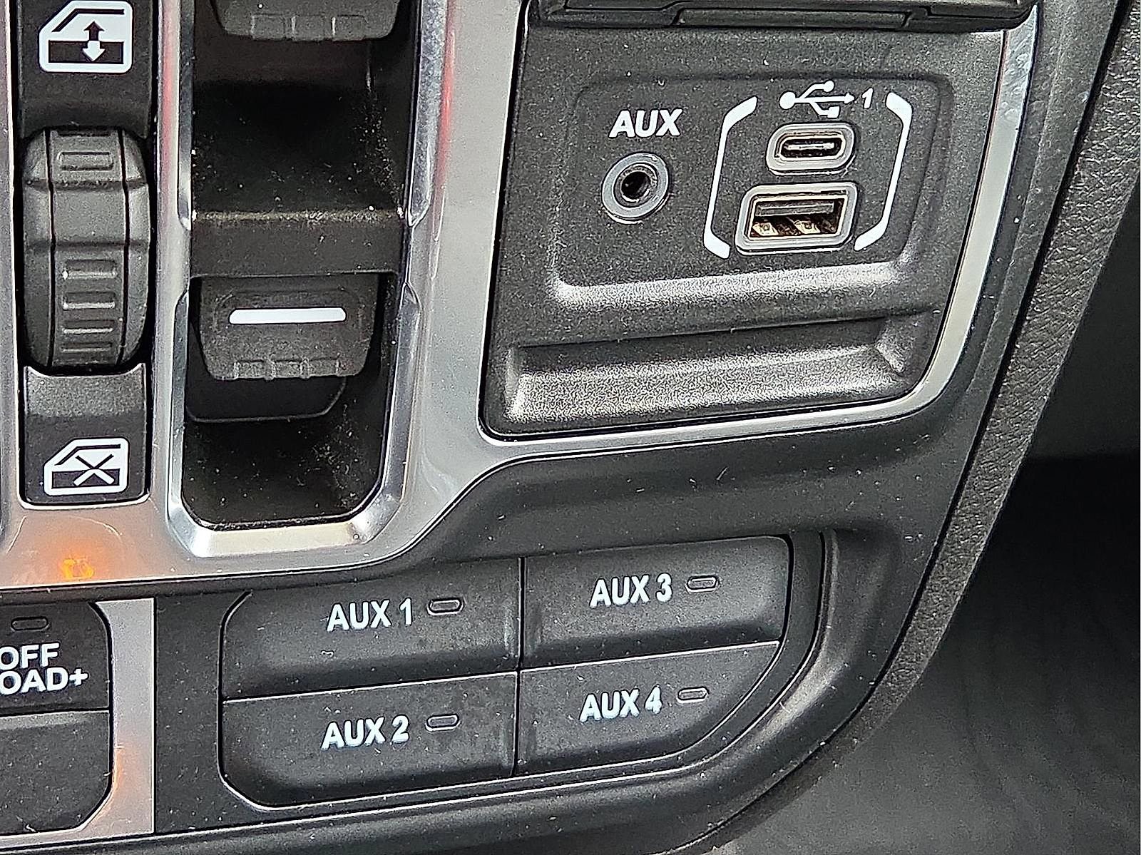 Used 2025 Jeep Wrangler Unlimited Sport AWD/4WD image 18